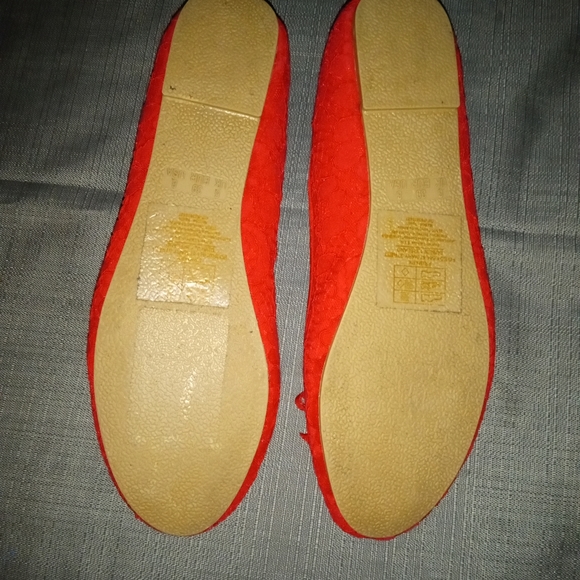 Red flats women's size 8 - Picture 3 of 4